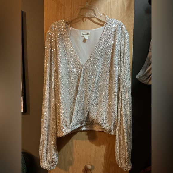 Open Edit Silver Sequin Women's Top - Picture 3 of 4